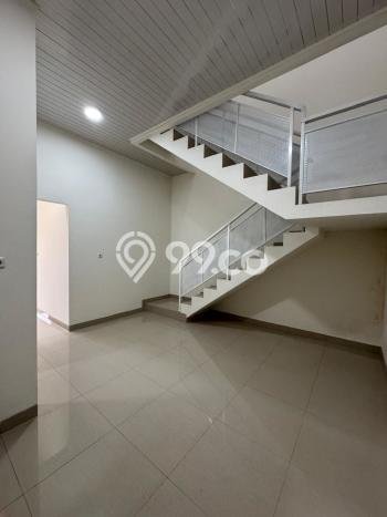 Jual Rumah Eksklusif 3 KT di Duri Kosambi, Jakarta Barat Jual Rumah Eksklusif 3 KT di Duri Kosambi, Jakarta Barat