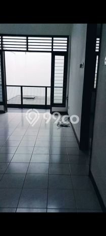 Sewa Rumah Strategis LT 160m2 / LB 133m2 di Metland Puri, Jakarta Barat Sewa Rumah Strategis LT 160m2 / LB 133m2 di Metland Puri, Jakarta Barat