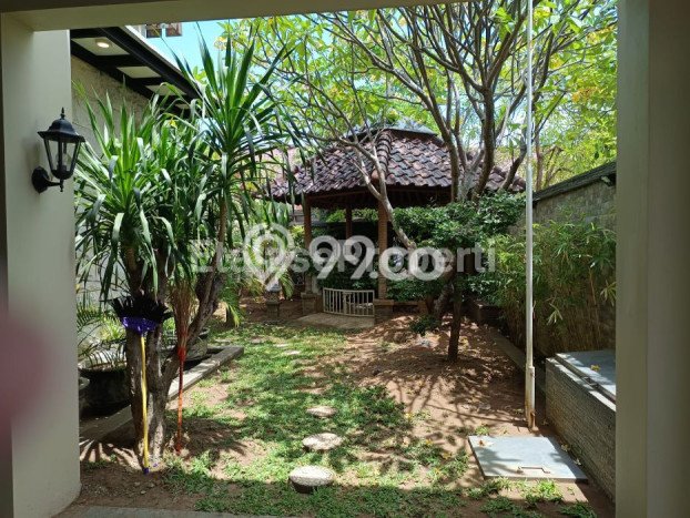 For Sale Rumah Mewah Exclusive di Rungkut, Surabaya For Sale Rumah Mewah Exclusive di Rungkut, Surabaya