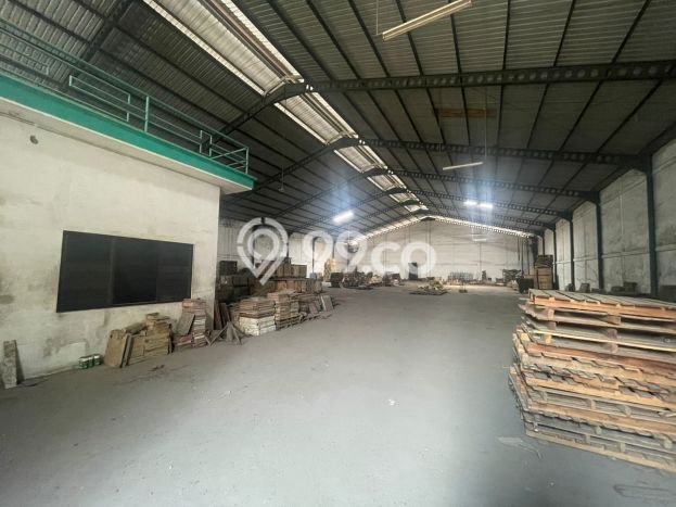 Rumah Premium di Surabaya Strategis Kondisi Baik Rumah Premium di Surabaya Strategis Kondisi Baik