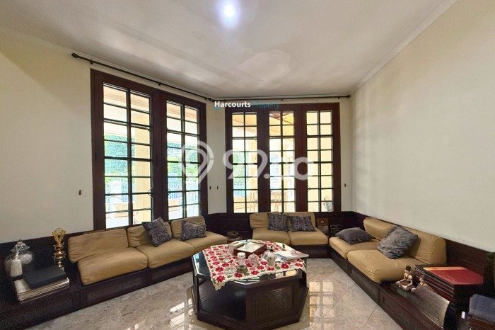 Rumah Mewah LB 365m2 Siap Pakai Desain Elegan di Kuningan, Jakarta Selatan Rumah Mewah LB 365m2 Siap Pakai Desain Elegan di Kuningan, Jakarta Selatan