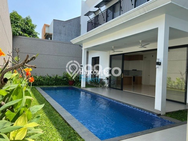 Rumah Eksklusif Dijual LT 375m2 di Cilandak, Jakarta Selatan Rumah Eksklusif Dijual LT 375m2 di Cilandak, Jakarta Selatan