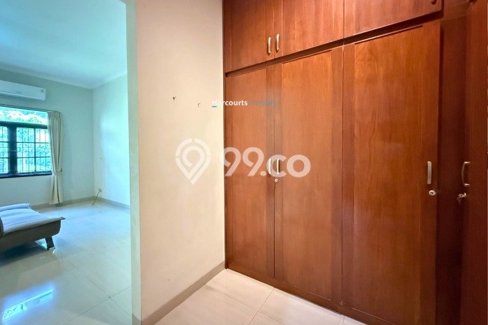 Hunian Mewah LB 344m2 Siap Huni Desain Elegan di Kemang, Jakarta Selatan Hunian Mewah LB 344m2 Siap Huni Desain Elegan di Kemang, Jakarta Selatan