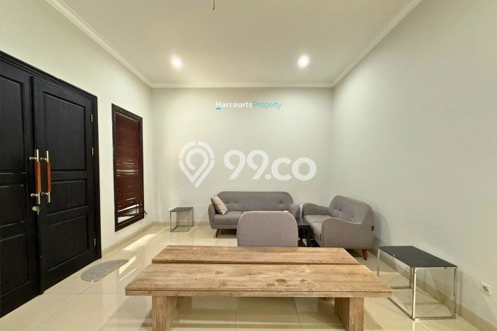 Hunian Minimalis dengan LT 490m2 & LB 400m2 Disewakan di Senopati Hunian Minimalis dengan LT 490m2 & LB 400m2 Disewakan di Senopati
