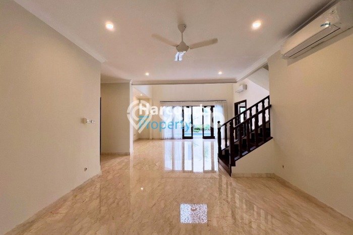 Dijual Rumah Luas Elegan Dengan View Eksklusif di Pejaten, Jakarta Selatan Dijual Rumah Luas Elegan Dengan View Eksklusif di Pejaten, Jakarta Selatan