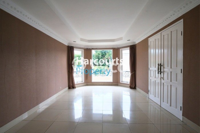 Hunian 6 Kamar Siap Huni Disewakan di Menteng Harga Kompetitif Hunian 6 Kamar Siap Huni Disewakan di Menteng Harga Kompetitif