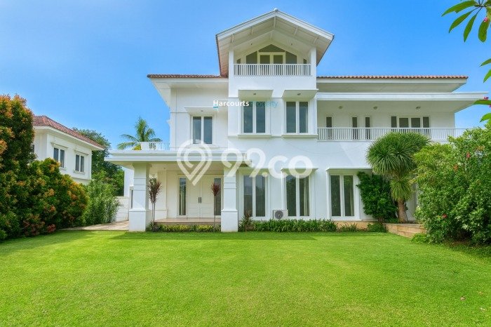 Hunian Modern dengan LT 875m2 & LB 500m2 Dikontrakkan di Cipete Hunian Modern dengan LT 875m2 & LB 500m2 Dikontrakkan di Cipete