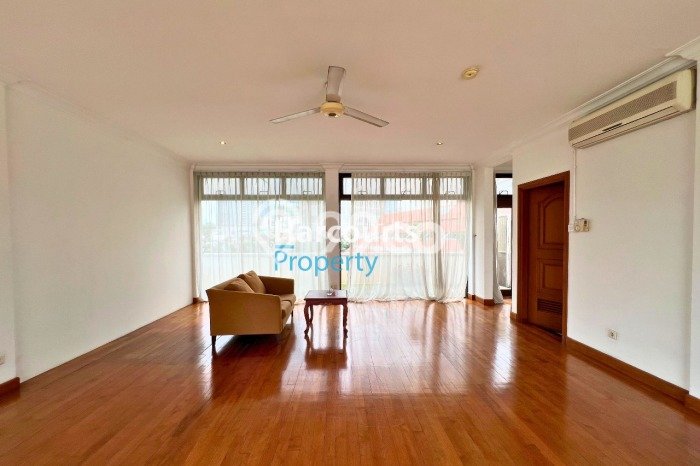 Dijual Rumah Mewah Elegan Dengan View Cantik di Kuningan, Jakarta Selatan Dijual Rumah Mewah Elegan Dengan View Cantik di Kuningan, Jakarta Selatan