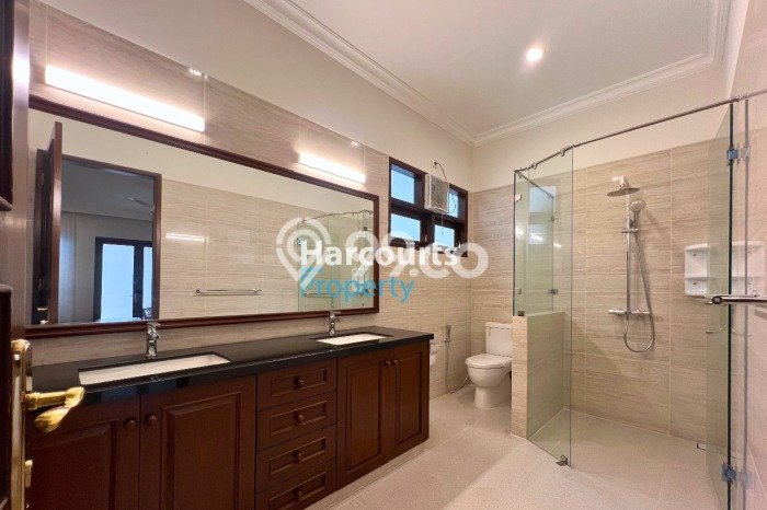 Dijual Rumah Luas Elegan Dengan View Eksklusif di Pejaten, Jakarta Selatan Dijual Rumah Luas Elegan Dengan View Eksklusif di Pejaten, Jakarta Selatan