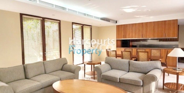 Ready to Use! Luxury House LT 598m2 Desain Modern di Kuningan Ready to Use! Luxury House LT 598m2 Desain Modern di Kuningan