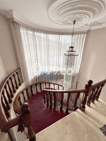 Disewakan! Rumah 4 Kamar Tidur &
4 Kamar Mandi di Permata Hijau, Jakarta Selatan Disewakan! Rumah 4 Kamar Tidur &
4 Kamar Mandi di Permata Hijau, Jakarta Selatan