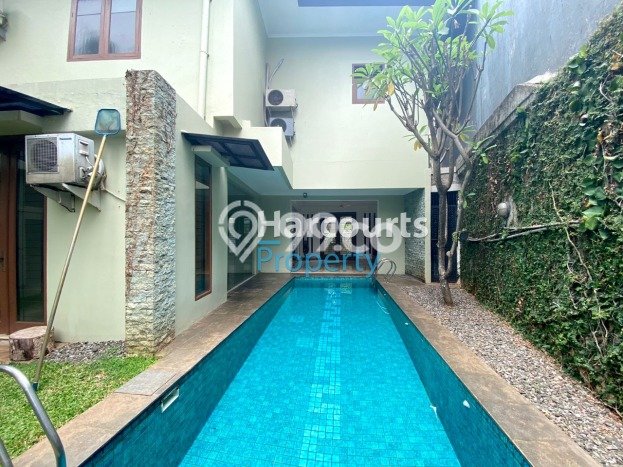 Rumah Elit Modern Tanpa Renovasi di Kuningan Jakarta Selatan Rumah Elit Modern Tanpa Renovasi di Kuningan Jakarta Selatan