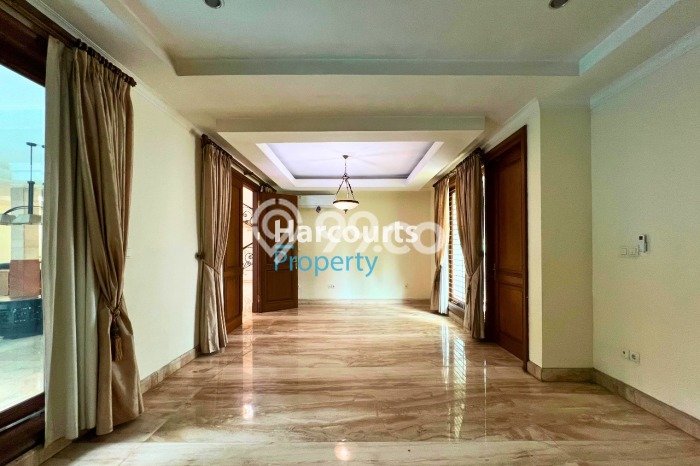 Siap Huni Rumah Mewah 7 Kamar di Kebayoran Baru Dekat ke Mana Pun Siap Huni Rumah Mewah 7 Kamar di Kebayoran Baru Dekat ke Mana Pun