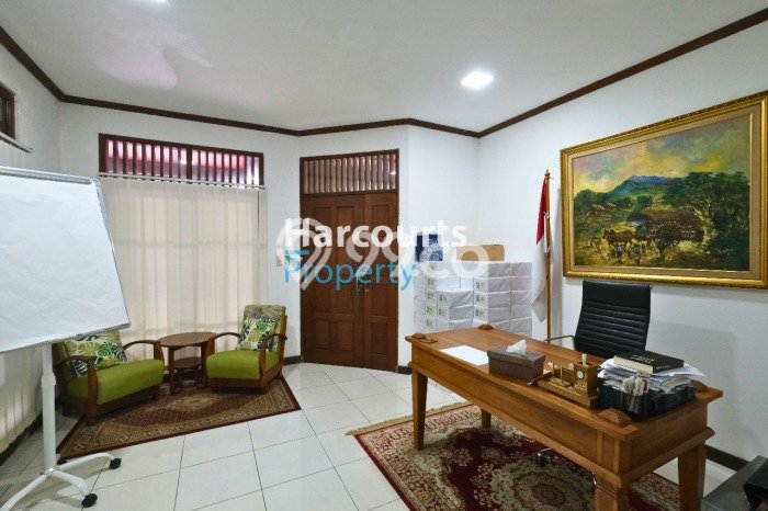 For Sale! Luxury House LT 405m2 Desain Modern di Cipete For Sale! Luxury House LT 405m2 Desain Modern di Cipete