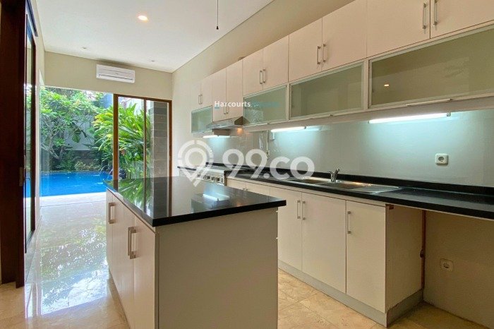 Rumah di , Akses ke Mall, LT 500m2m² Rumah di , Akses ke Mall, LT 500m2m²