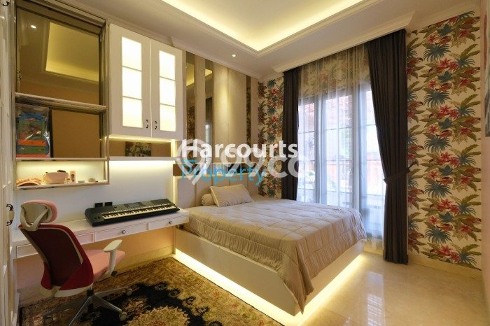 Siap Huni Hunian Elit 5 Kamar di Kebayoran Baru Dekat ke Mana Pun Siap Huni Hunian Elit 5 Kamar di Kebayoran Baru Dekat ke Mana Pun