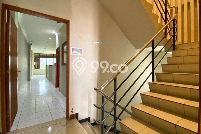 Unit Ruko Dijual di Jakarta Selatan LT 122m2 & LB 275m2 Unit Ruko Dijual di Jakarta Selatan LT 122m2 & LB 275m2