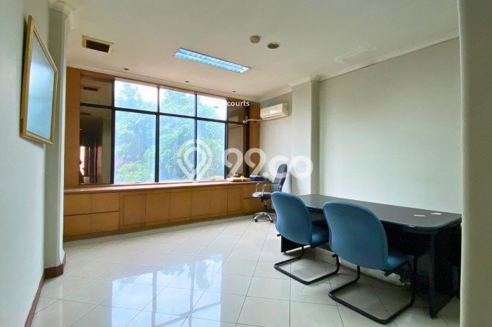 Unit Ruko Dijual di Jakarta Selatan LT 122m2 & LB 275m2 Unit Ruko Dijual di Jakarta Selatan LT 122m2 & LB 275m2