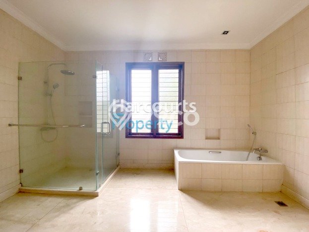 Rumah Elit Modern Tanpa Renovasi di Kuningan Jakarta Selatan Rumah Elit Modern Tanpa Renovasi di Kuningan Jakarta Selatan