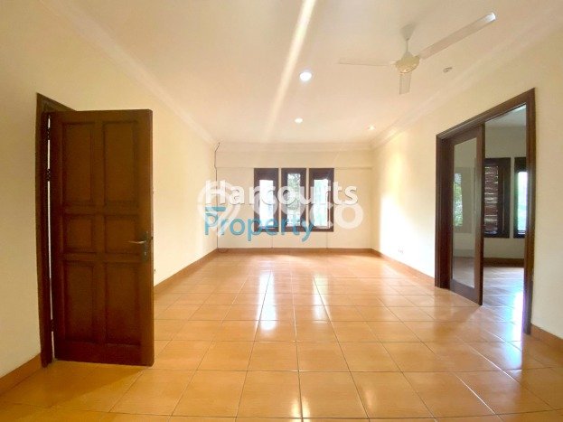 Rumah Elit Modern Tanpa Renovasi di Kuningan Jakarta Selatan Rumah Elit Modern Tanpa Renovasi di Kuningan Jakarta Selatan