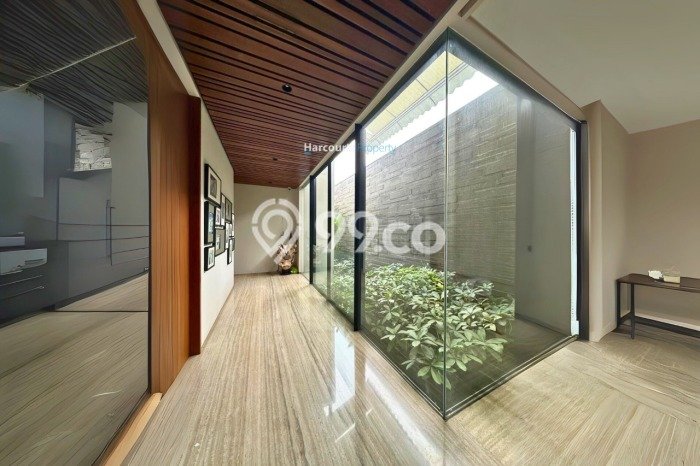 Hunian Mewah Siap Huni LT 634m2 di Kebayoran Baru, Jakarta Selatan Hunian Mewah Siap Huni LT 634m2 di Kebayoran Baru, Jakarta Selatan