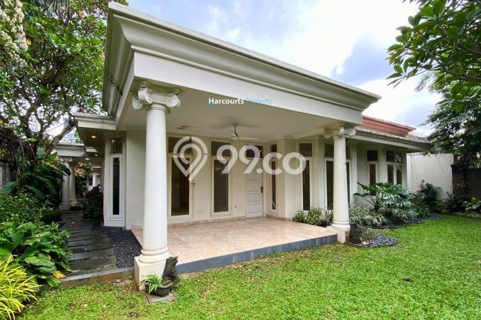 Sewa Rumah Nyaman LT 725m2 / LB 350m2 di Jeruk Purut, Jakarta Selatan Sewa Rumah Nyaman LT 725m2 / LB 350m2 di Jeruk Purut, Jakarta Selatan