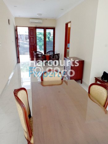 Lokasi terbaik! Rumah siap pakai disewakan di Kebayoran Baru LB 200m2 Lokasi terbaik! Rumah siap pakai disewakan di Kebayoran Baru LB 200m2
