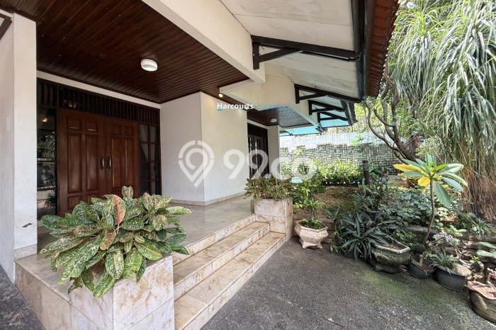 For Sale! Luxury House LT 560m2 Desain Modern di Gatot Subroto For Sale! Luxury House LT 560m2 Desain Modern di Gatot Subroto