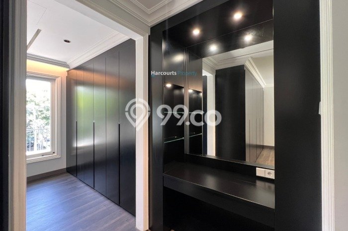 Hunian Mewah Dijual LT 984m2 di Kebayoran Baru, Jakarta Selatan Hunian Mewah Dijual LT 984m2 di Kebayoran Baru, Jakarta Selatan