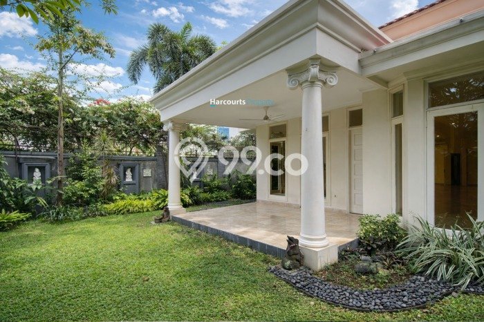 Sewa Rumah Nyaman LT 725m2 / LB 350m2 di Jeruk Purut, Jakarta Selatan Sewa Rumah Nyaman LT 725m2 / LB 350m2 di Jeruk Purut, Jakarta Selatan