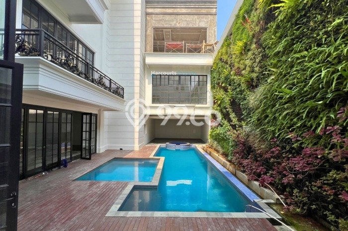 Rumah Luxury Modern Tanpa Renovasi di Pondok Indah Jakarta Selatan Rumah Luxury Modern Tanpa Renovasi di Pondok Indah Jakarta Selatan