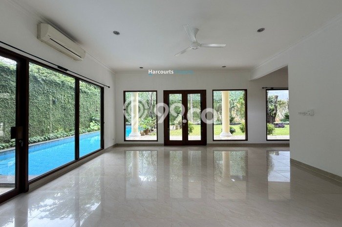 Hunian Modern dengan LT 1200m2 & LB 550m2 Disewakan di Pejaten Hunian Modern dengan LT 1200m2 & LB 550m2 Disewakan di Pejaten