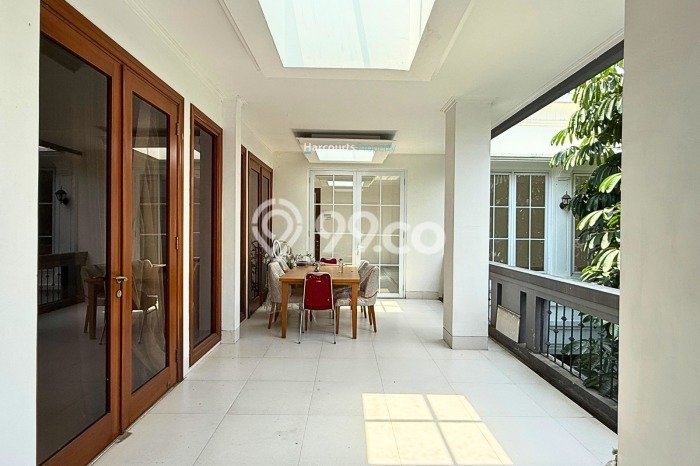 Rumah Elit LB 1100m2 Siap Huni Desain Elegan di Pondok Indah, Jakarta Selatan Rumah Elit LB 1100m2 Siap Huni Desain Elegan di Pondok Indah, Jakarta Selatan