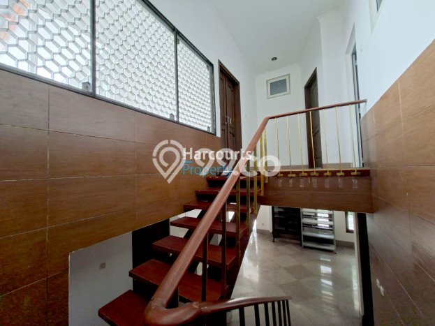 Sewa Rumah Modern di Menteng Harga Rp 1,6 Miliar/ Tahun Sewa Rumah Modern di Menteng Harga Rp 1,6 Miliar/ Tahun