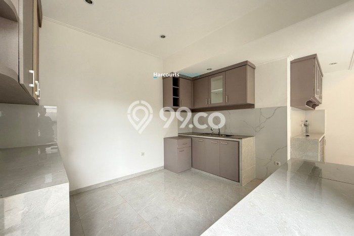 Rumah Elit Modern Tanpa Renovasi di Senopati Jakarta Selatan Rumah Elit Modern Tanpa Renovasi di Senopati Jakarta Selatan
