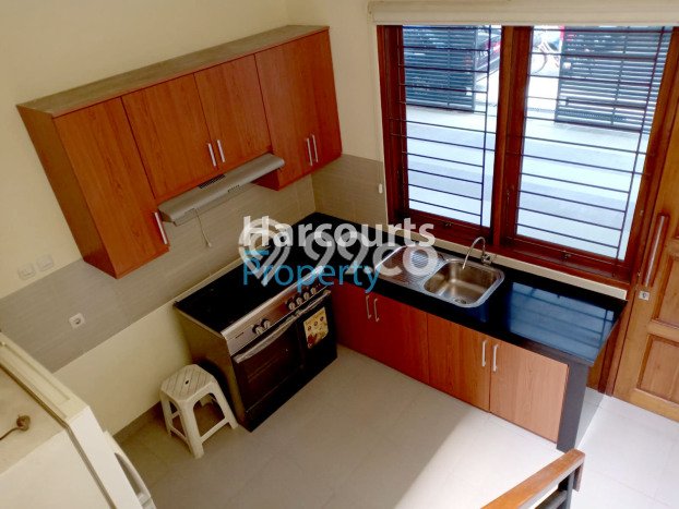 Lokasi terbaik! Rumah siap pakai disewakan di Kebayoran Baru LB 200m2 Lokasi terbaik! Rumah siap pakai disewakan di Kebayoran Baru LB 200m2