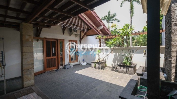 Rumah Mewah LB 690m2 Siap Huni Desain Elegan di Pondok Indah, Jakarta Selatan Rumah Mewah LB 690m2 Siap Huni Desain Elegan di Pondok Indah, Jakarta Selatan
