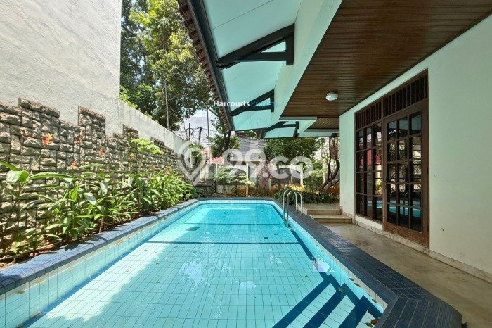 For Sale! Luxury House LT 560m2 Desain Modern di Gatot Subroto For Sale! Luxury House LT 560m2 Desain Modern di Gatot Subroto