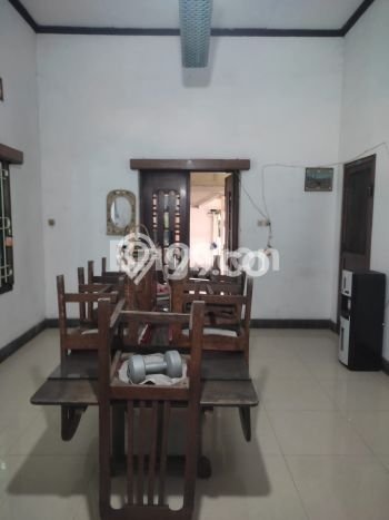 Lokasi strategis! Rumah siap huni disewakan di Tegalsari LB 300m2 Lokasi strategis! Rumah siap huni disewakan di Tegalsari LB 300m2