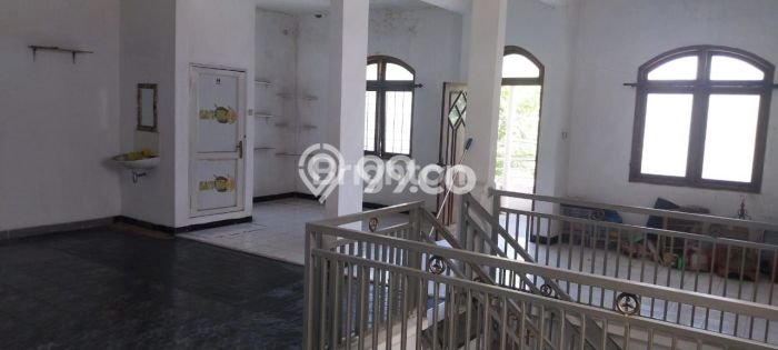 Ruko untuk Disewa di Pusat Surabaya Luas Bangunan 900m2 Ruko untuk Disewa di Pusat Surabaya Luas Bangunan 900m2