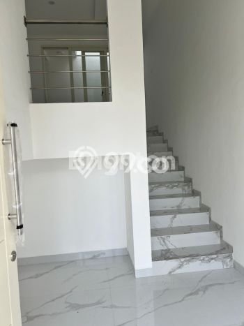 Hunian Elit LB 190m2 Siap Huni Desain Elegan di Pakuwon City, Surabaya Hunian Elit LB 190m2 Siap Huni Desain Elegan di Pakuwon City, Surabaya