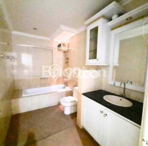 Siap Huni Rumah Mewah 5 Kamar di Tenggilis Mejoyo Dekat ke Mana Saja Siap Huni Rumah Mewah 5 Kamar di Tenggilis Mejoyo Dekat ke Mana Saja