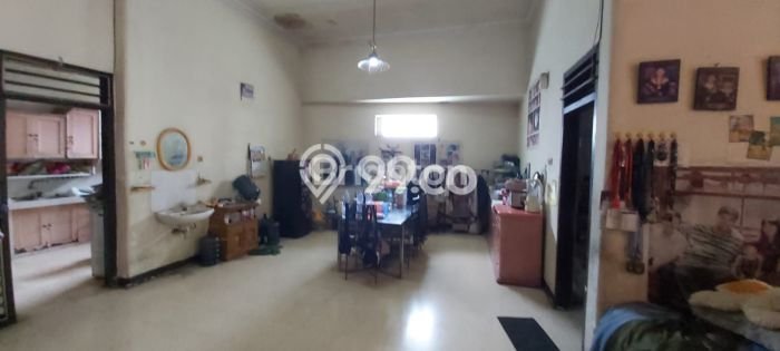 Siap Huni Rumah Mewah 5 Kamar di Sawahan Dekat ke Mana Pun Siap Huni Rumah Mewah 5 Kamar di Sawahan Dekat ke Mana Pun