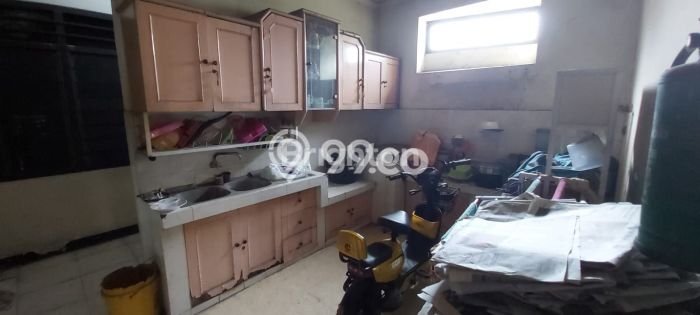 Siap Huni Rumah Mewah 5 Kamar di Sawahan Dekat ke Mana Pun Siap Huni Rumah Mewah 5 Kamar di Sawahan Dekat ke Mana Pun