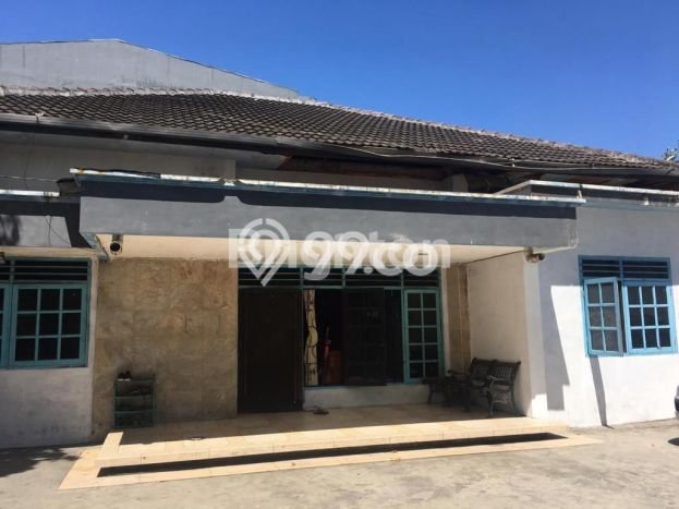 Siap Huni Rumah Mewah 5 Kamar di Sawahan Dekat ke Mana Pun Siap Huni Rumah Mewah 5 Kamar di Sawahan Dekat ke Mana Pun