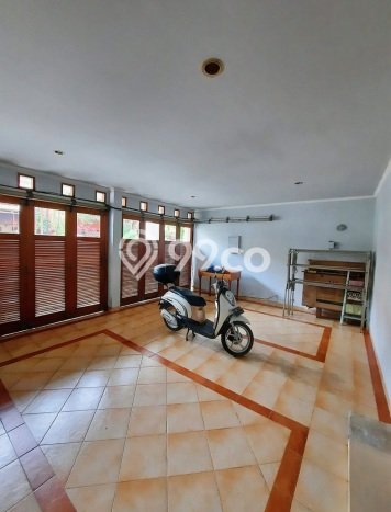 Jual Rumah Mewah Elegan Dengan View Eksklusif di Bintaro, Jakarta Selatan Jual Rumah Mewah Elegan Dengan View Eksklusif di Bintaro, Jakarta Selatan