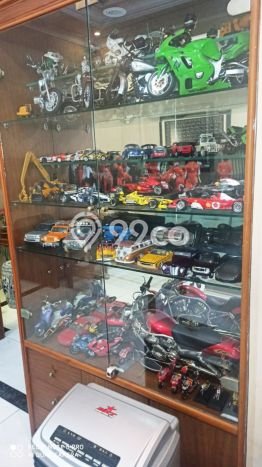 Hunian Eksklusif Siap Huni LT 550m2 di Gayungan, Surabaya Hunian Eksklusif Siap Huni LT 550m2 di Gayungan, Surabaya