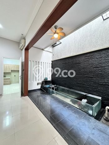 Dijual Rumah Mewah Megah Dengan View Eksklusif di Pondok Indah, Jakarta Selatan Dijual Rumah Mewah Megah Dengan View Eksklusif di Pondok Indah, Jakarta Selatan