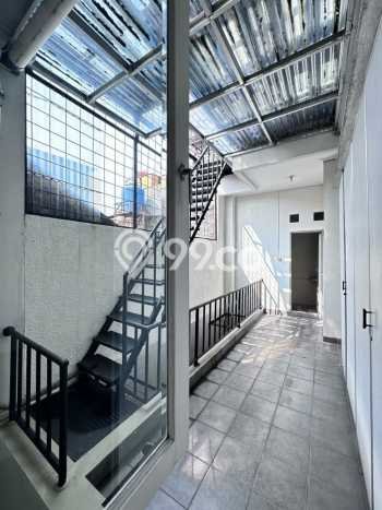 Dijual Rumah Mewah Megah Dengan View Eksklusif di Pondok Indah, Jakarta Selatan Dijual Rumah Mewah Megah Dengan View Eksklusif di Pondok Indah, Jakarta Selatan