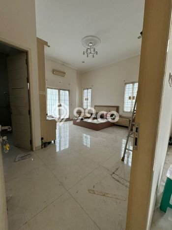 Rumah Elit Modern Tanpa Renovasi di Muara Karang Jakarta Utara Rumah Elit Modern Tanpa Renovasi di Muara Karang Jakarta Utara